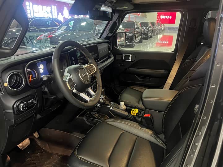 Фото 7 - Jeep Wrangler