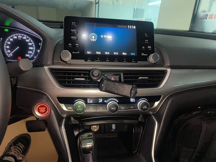 Фото 13 - Honda Accord