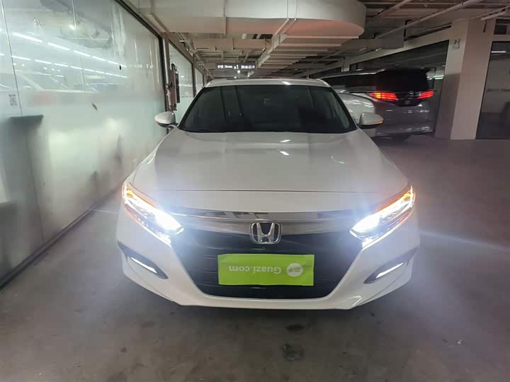 Фото 3 - Honda Accord