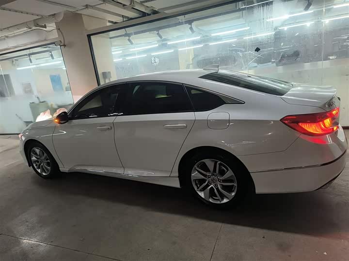 Фото 5 - Honda Accord