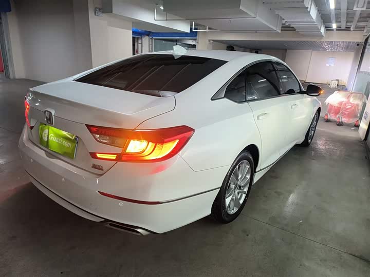 Фото 7 - Honda Accord