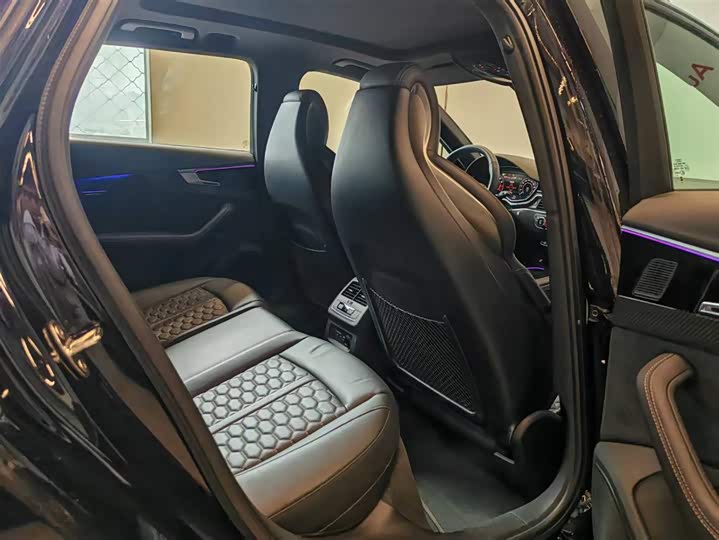 Фото 14 - Audi RS 4