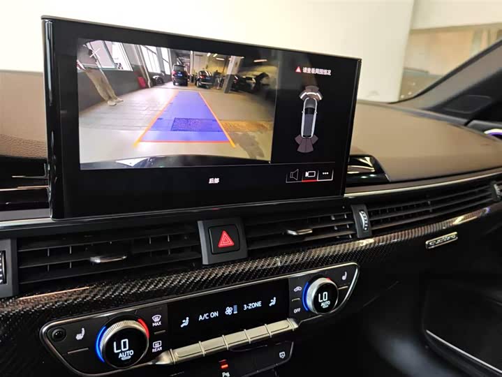 Фото 15 - Audi RS 4