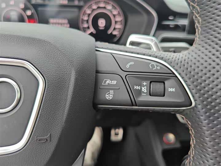 Фото 5 - Audi RS 4