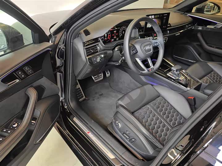 Фото 9 - Audi RS 4