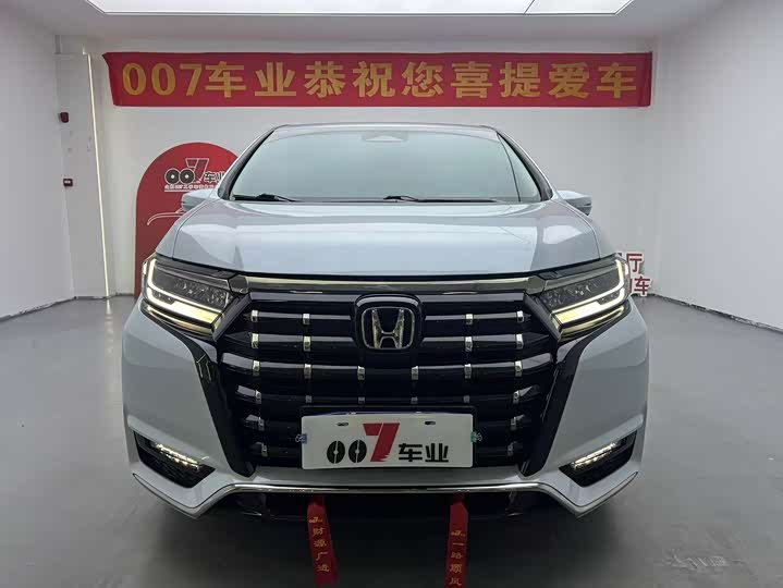 Фото 2 - Honda Elysion