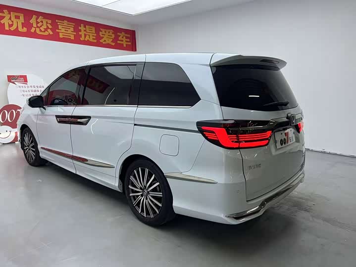 Фото 7 - Honda Elysion