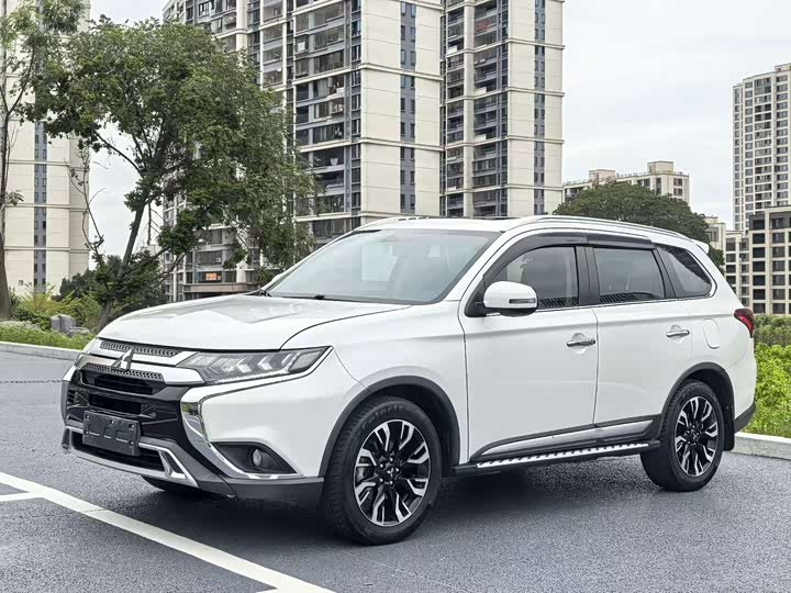 Фото 1 - Mitsubishi Outlander