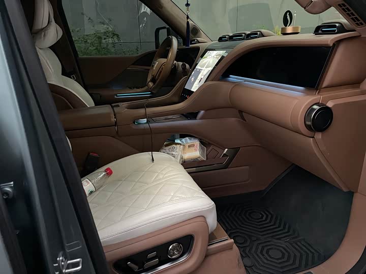 Фото 11 - BYD Yangwang U8