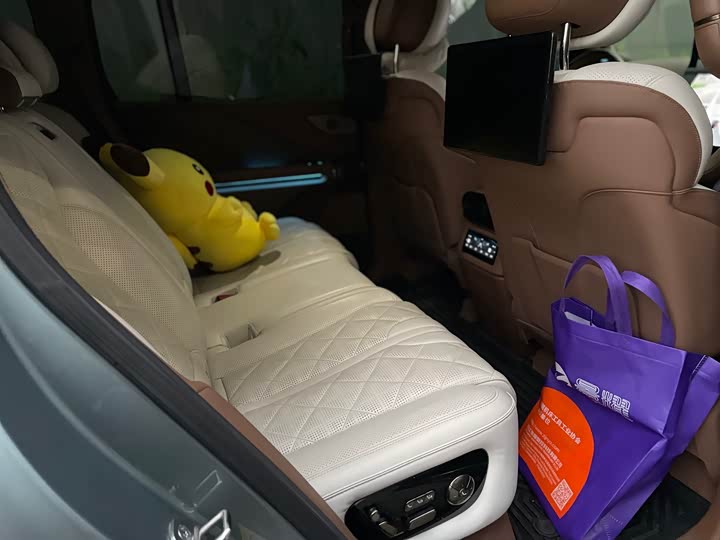 Фото 12 - BYD Yangwang U8