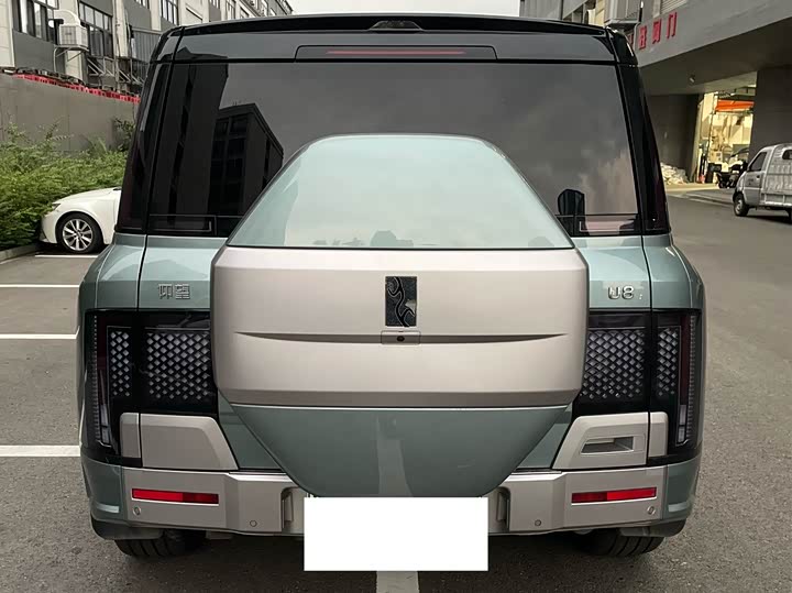 Фото 15 - BYD Yangwang U8