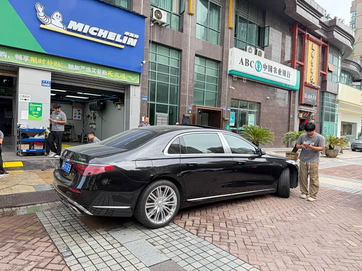 Фото 10 - Mercedes-Benz Maybach S-Class