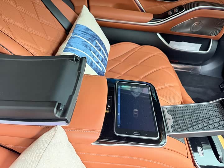 Фото 14 - Mercedes-Benz Maybach S-Class