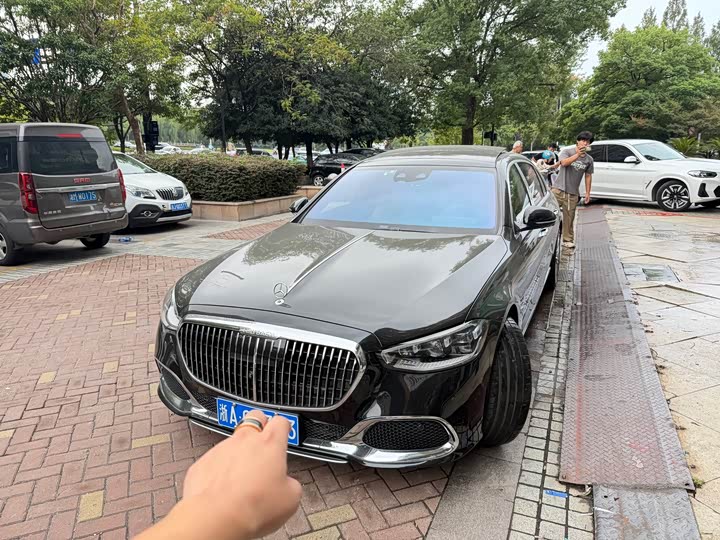 Фото 2 - Mercedes-Benz Maybach S-Class