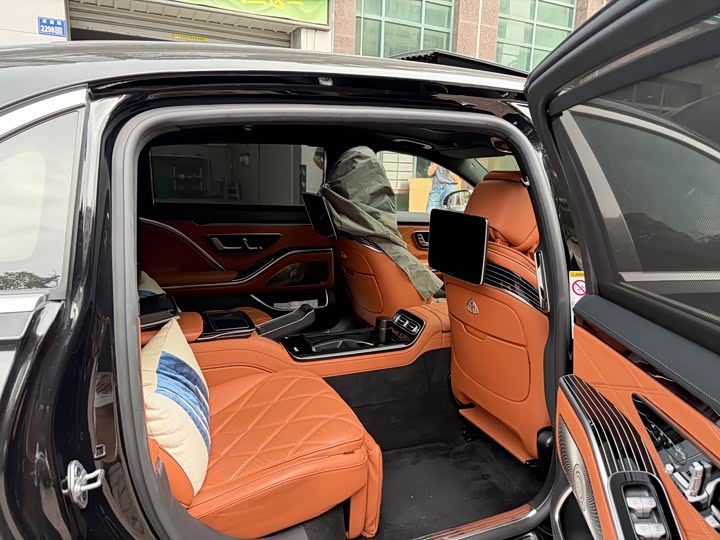 Фото 6 - Mercedes-Benz Maybach S-Class