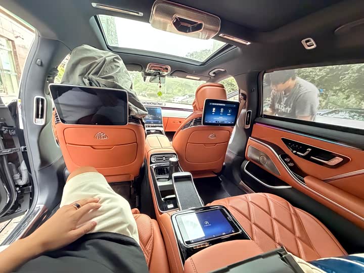 Фото 7 - Mercedes-Benz Maybach S-Class