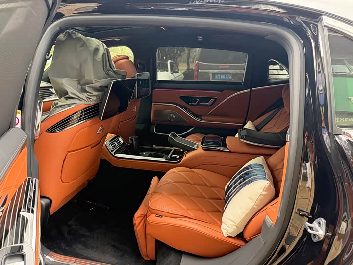 Фото 8 - Mercedes-Benz Maybach S-Class