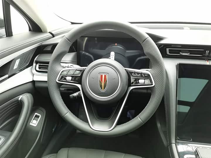 Фото 11 - Hongqi H5 Hybrid