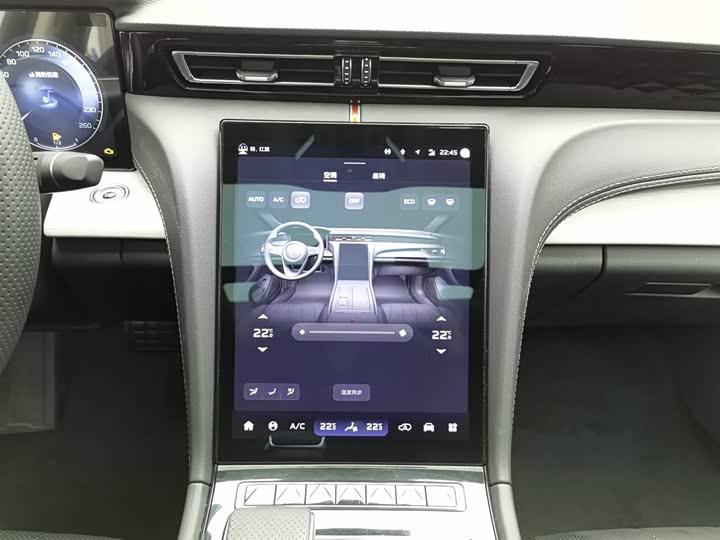 Фото 12 - Hongqi H5 Hybrid