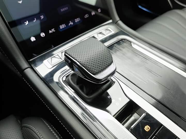 Фото 13 - Hongqi H5 Hybrid