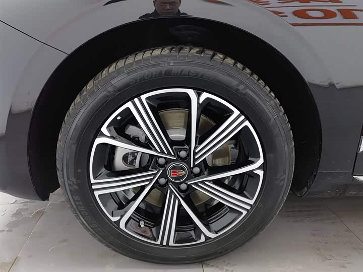 Фото 17 - Hongqi H5 Hybrid