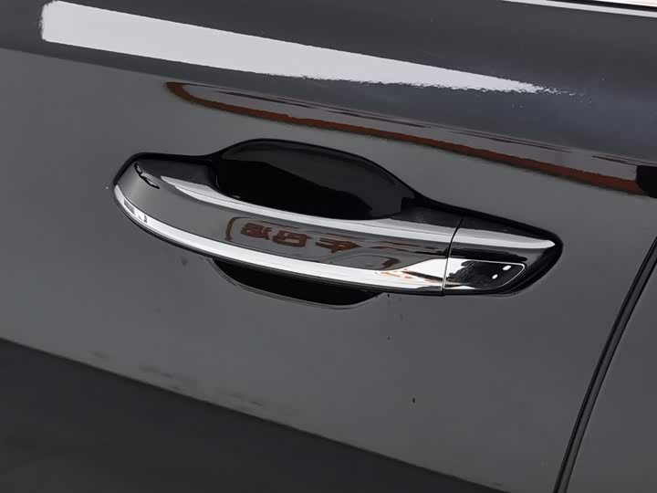 Фото 18 - Hongqi H5 Hybrid