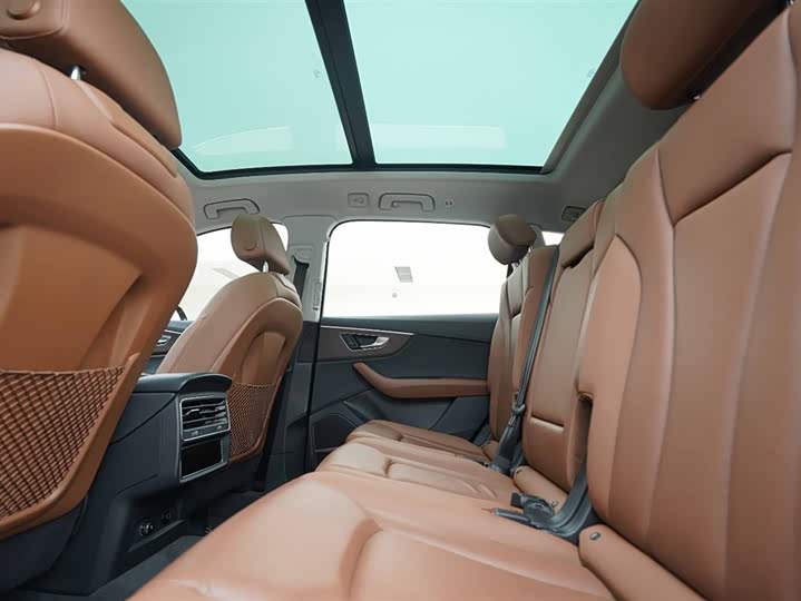 Фото 21 - Audi Q7