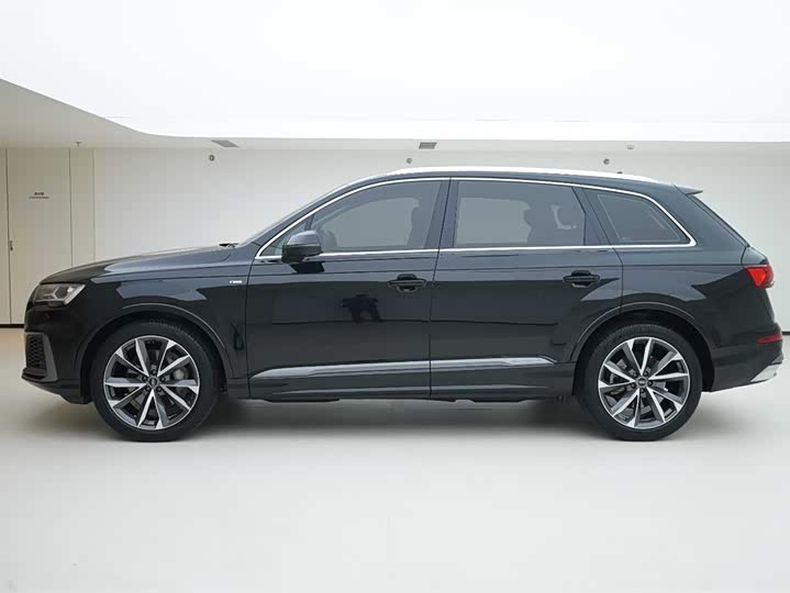Фото 3 - Audi Q7