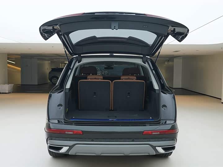 Фото 6 - Audi Q7