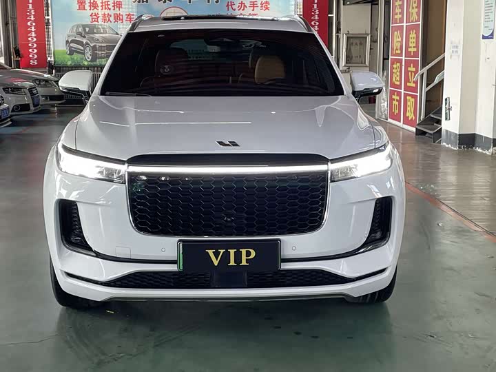 Фото 1 - LiXiang One