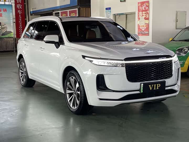 Фото 2 - LiXiang One