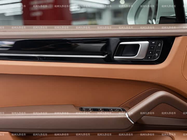 Фото 13 - Porsche Cayenne