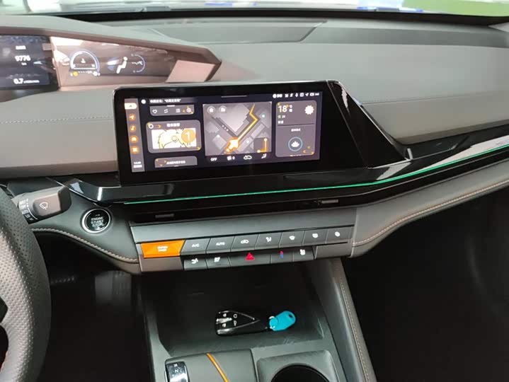 Фото 13 - Changan UNI-V