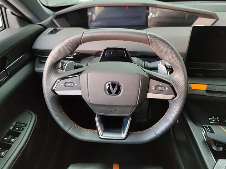 Фото 15 - Changan UNI-V