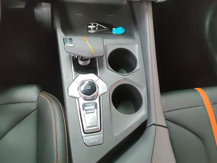 Фото 16 - Changan UNI-V