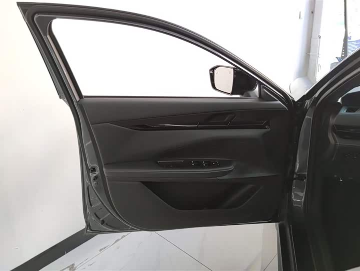 Фото 7 - Changan UNI-V