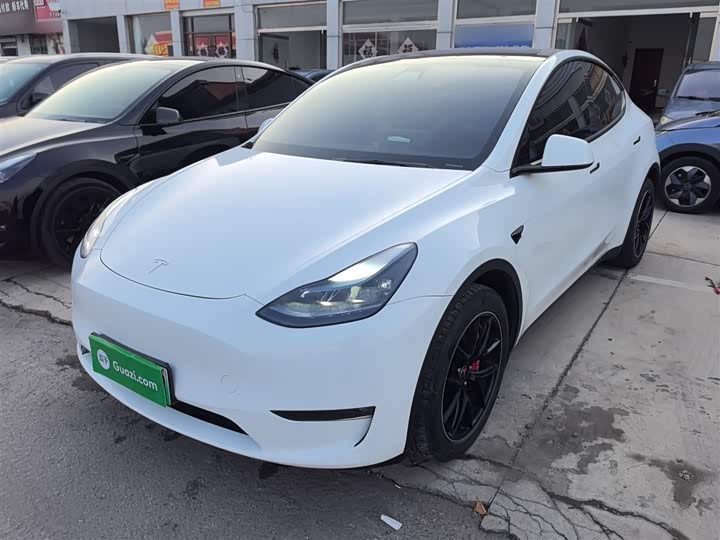 Фото 1 - Tesla Model Y