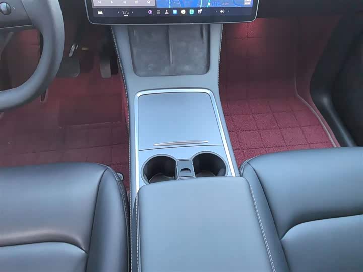 Фото 14 - Tesla Model Y