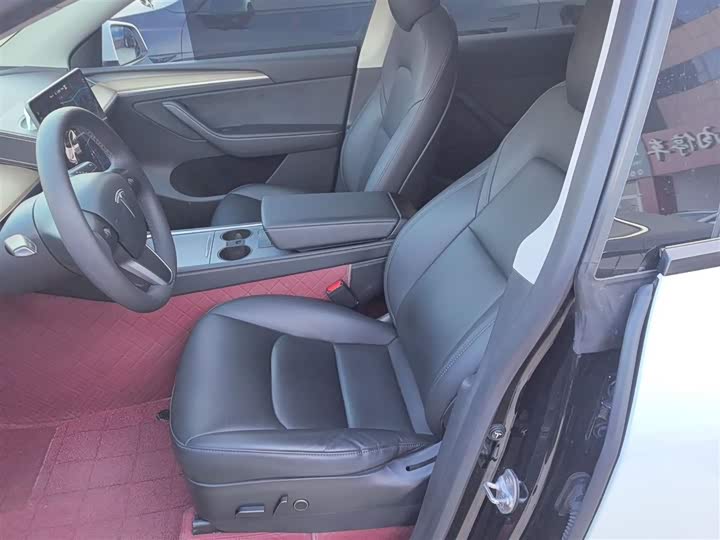 Фото 15 - Tesla Model Y