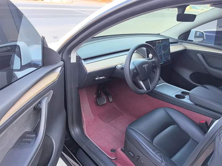 Фото 16 - Tesla Model Y