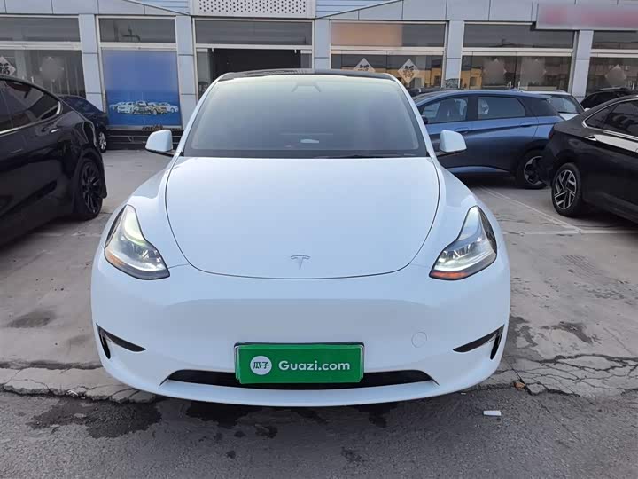 Фото 3 - Tesla Model Y