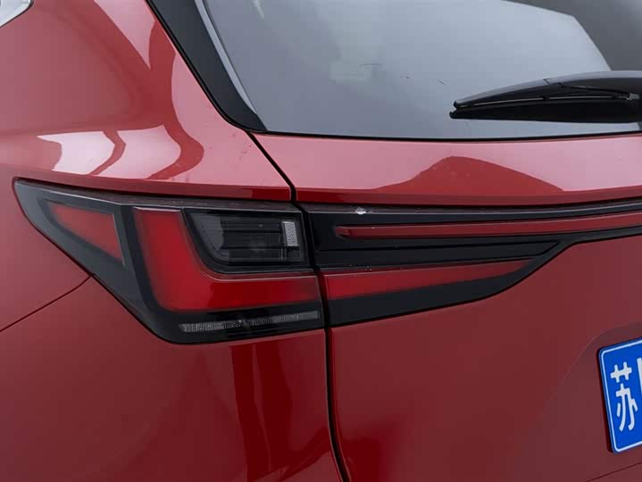 Фото 12 - Lexus NX