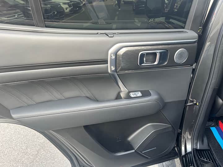 Фото 10 - Tank 400 Hybrid