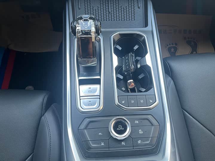 Фото 13 - Tank 400 Hybrid