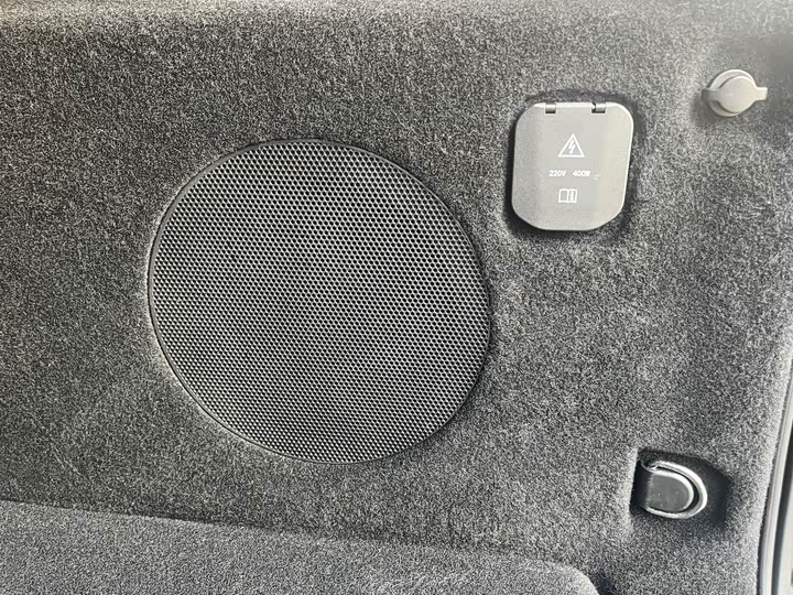 Фото 16 - Tank 400 Hybrid