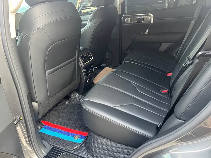 Фото 9 - Tank 400 Hybrid