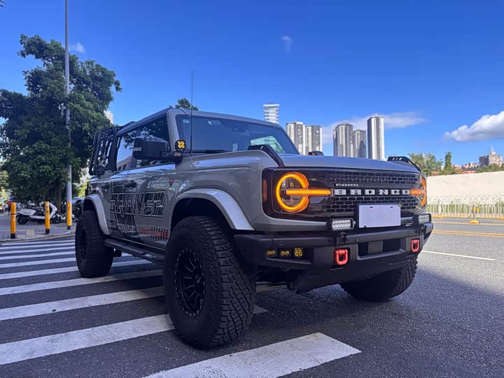 Фото 2 - Ford Bronco