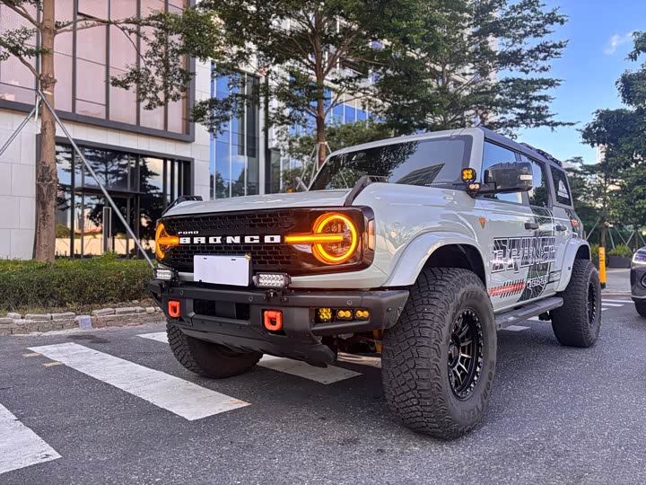 Фото 3 - Ford Bronco