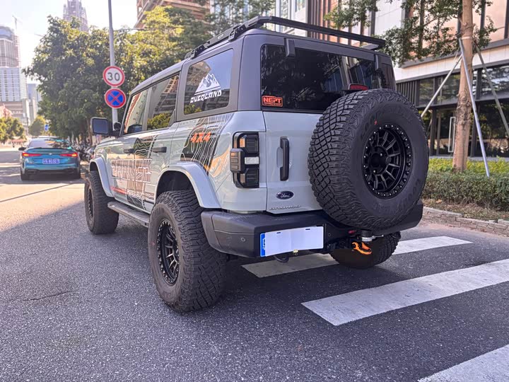 Фото 6 - Ford Bronco