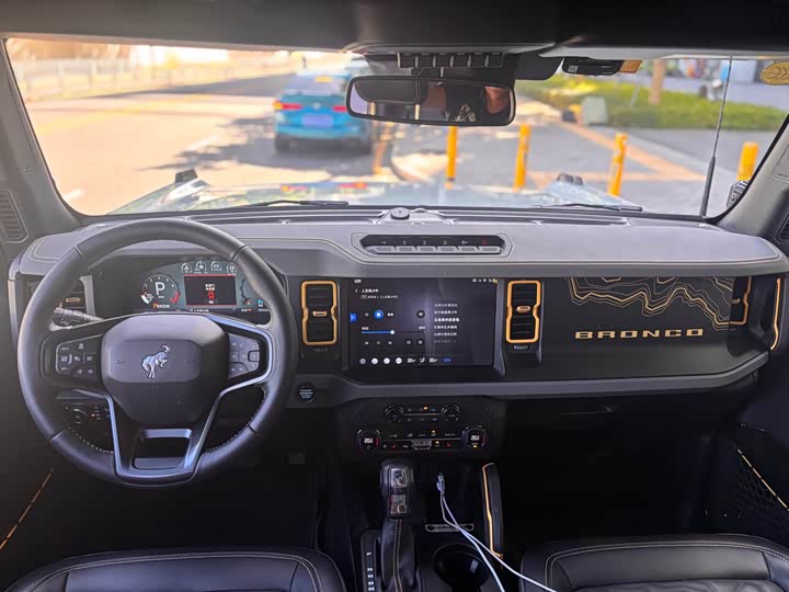 Фото 9 - Ford Bronco